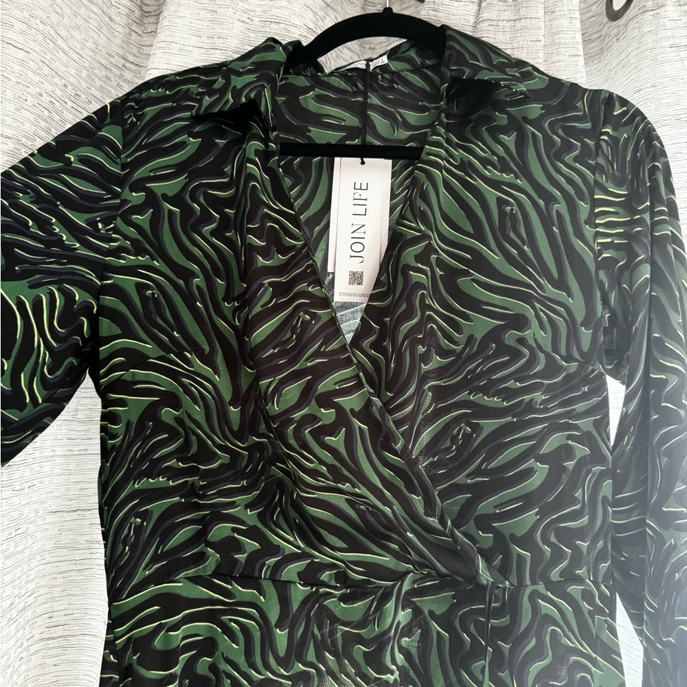 Stradivarius abstract print green and black dress